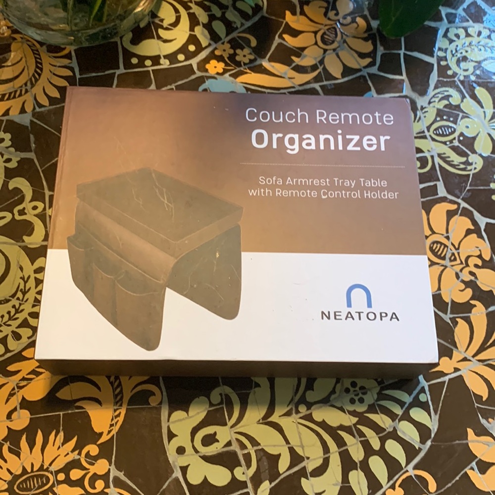 COUCH REMOTE ORGANIZER